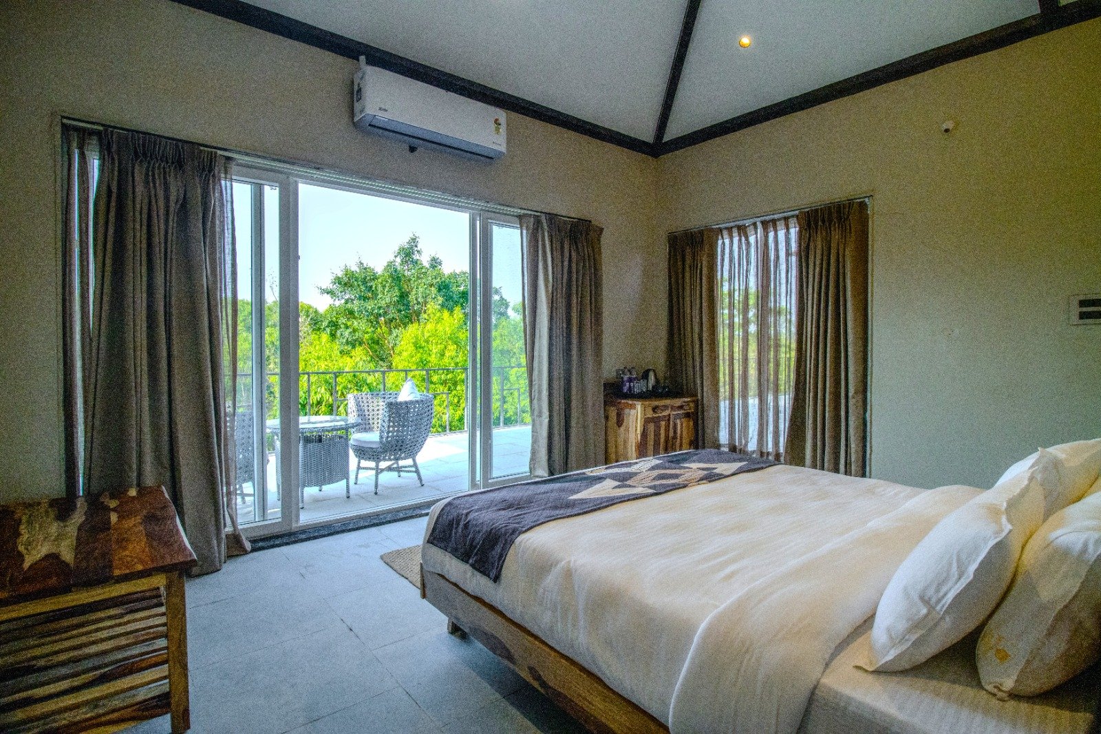 SPECIAL ROOM DISCOUNT OFFERS